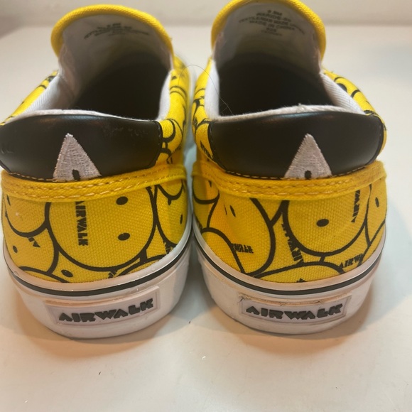 Airwalk Women’s 9.5 NEW slip On Smiley Face Sneakers - Picture 4 of 5